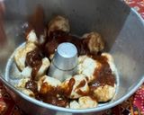 A picture of step 5 of Monkey bread.