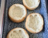 Túróval töltött zsemle recept fázis 2 fotója