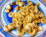 A picture of step 1 of Pakistani Fruit Chat.