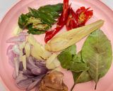 Foto langkah ke 2 dari resep Garang Asem Ayam Terong Telunjuk.