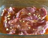 Foto del paso 1 de la receta: Chuletas de aguja de cerdo en adobo