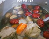 Hình bước làm 2 của món Canh sườn non nấu táo đỏ và nấm