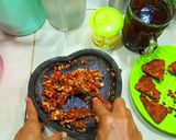 Foto langkah ke 2 dari resep Resep Sambal Tempe Geprek, Pedasnya Nendang!.