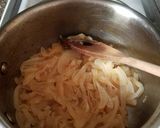 A picture of step 3 of Onion Milk Soup.