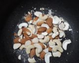 शुगर कारमेलाइज़ड चिक्की (sugar caramelised chikki recipe in Hindi) रेसिपी चरण 3 फोटो