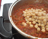 Foto del paso 5 de la receta: Garbanzos con tomate y chorizo (otra versión)
