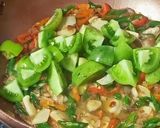 Foto langkah ke 7 dari resep Ikan asin cumi cabe hijau saos tauco asin 🥰.