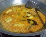Foto langkah ke 4 dari resep Mangut Ikan Tenggiri Asap.