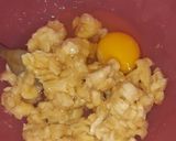 Foto del paso 1 de la receta: Panqueques de banana con harina integral