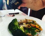 Foto del paso 8 de la receta: Solomillo de cerdo adobado con brócoli y guarnición de setas salteadas y aderezo Vidalim