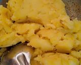 A picture of step 3 of Potato and Pea Samosas.