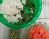 Foto langkah ke 1 dari resep Sayur sop telur puyuh n sosis.