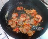 Foto langkah ke 5 dari resep Spaghetti Tomat Udang.