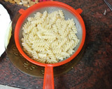 Foto del paso 2 de la receta: Ensalada de pasta corta con marisco y verduras
