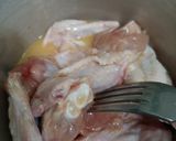 Foto langkah ke 2 dari resep Ayam goreng mentega.