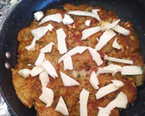 صورة لخطوة 5 من وصفة عجة البيتزا بطريقه جديده سهله وطعم رائع 🍕🍕🍕