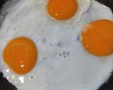 รูปขั้นตอนการทำที่ 2 ของ ไข่คั่วพริกสด By SanD