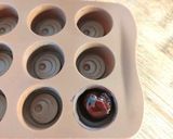 Foto del passaggio 9 della ricetta Cioccolatini laurea 🧑‍🎓🐞