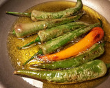 Foto del paso 5 de la receta: Piparrones al ajillo, en virgen extra