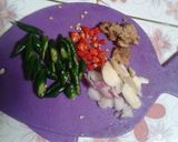Foto langkah ke 2 dari resep Tumis Usus Cabai Hijau.