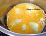 A picture of step 2 of Stir-Fried Egg Pancake.