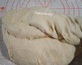 Foto langkah ke 5 dari resep Roti manis isi pisang dengan metode tangzhong.