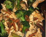 Une image de l'étape 1 de Nouilles chinoises sautées aux légumes.