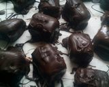 A picture of step 8 of Marzipan chocolate candy.