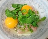 รูปขั้นตอนการทำที่ 2 ของ ข้าวไข่เจียวกระเพราหมูสับ