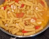 Foto del paso 4 de la receta Pasta con tomates cherry, gambas y queso parmesano