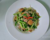 Foto langkah ke 5 dari resep Tumis Sawi Hijau Tauge Sosis Bakso.
