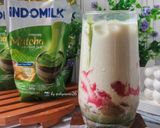 Foto langkah ke 4 dari resep 🍓Strawberry Matcha Latte 🍵.