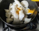A picture of step 3 of Ranch vegetable idli chili.
