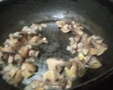 A picture of step 1 of Weightloss Mushroom soup.