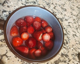 Foto del paso 2 de la receta: Mermelada casera de fresas y chía