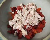 Une image de l'étape 5 de Salade marinée aux pommes de terre, poivrons grillés, thon, câpres et mozzarella.