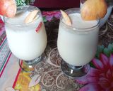 A picture of step 3 of Apple Milkshake🍎.