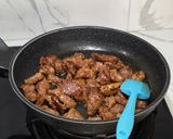 Foto langkah ke 3 dari resep Sapi Saus Lada Hitam.