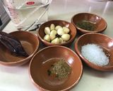 Foto del paso 1 de la receta: Salsa de Chile Colorado Sonorense