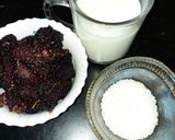 A picture of step 1 of Mulberry milk shake -fresh and healthy breakfast drink.