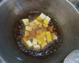 Foto langkah ke 1 dari resep Oseng Tahu Kecap.