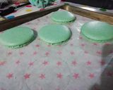Foto del paso 7 de la receta: Macaron de menta con base de merengue italiano