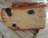 A picture of step 5 of Blueberry cake.