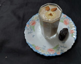 A picture of step 2 of Dates and Banana Shake.