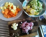 Foto langkah ke 3 dari resep Soup daging dan rolade.