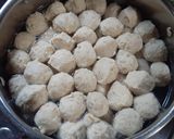 Foto langkah ke 3 dari resep Bakso sapi enak dan empuk.