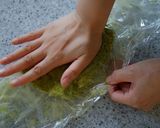 A picture of step 8 of Matcha Green Tea Cookies.