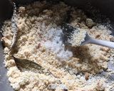 A picture of step 3 of Shahi Suji Halwa.