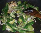 Foto langkah ke 3 dari resep Cue Tongkol Cabai Hijau Kemangi.