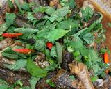 Hình bước làm 3 của món Cá kèo kho rau răm